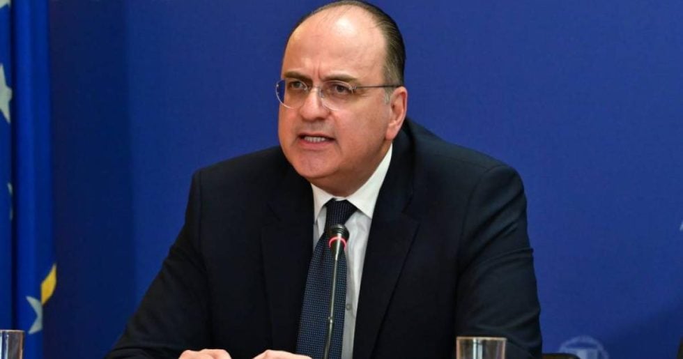 Θεέ μου, κάνε να παραμείνει ο Μακάριος Λαζαρίδης στη θέση του